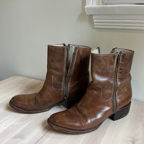 SOLD- Double zipper Freebird booties size 8! - Picture 3 of 3